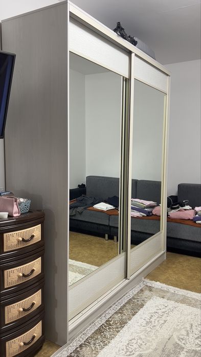 Продам шкаф купэ. Высота 2.3, глубина 60, ширина 2метра.