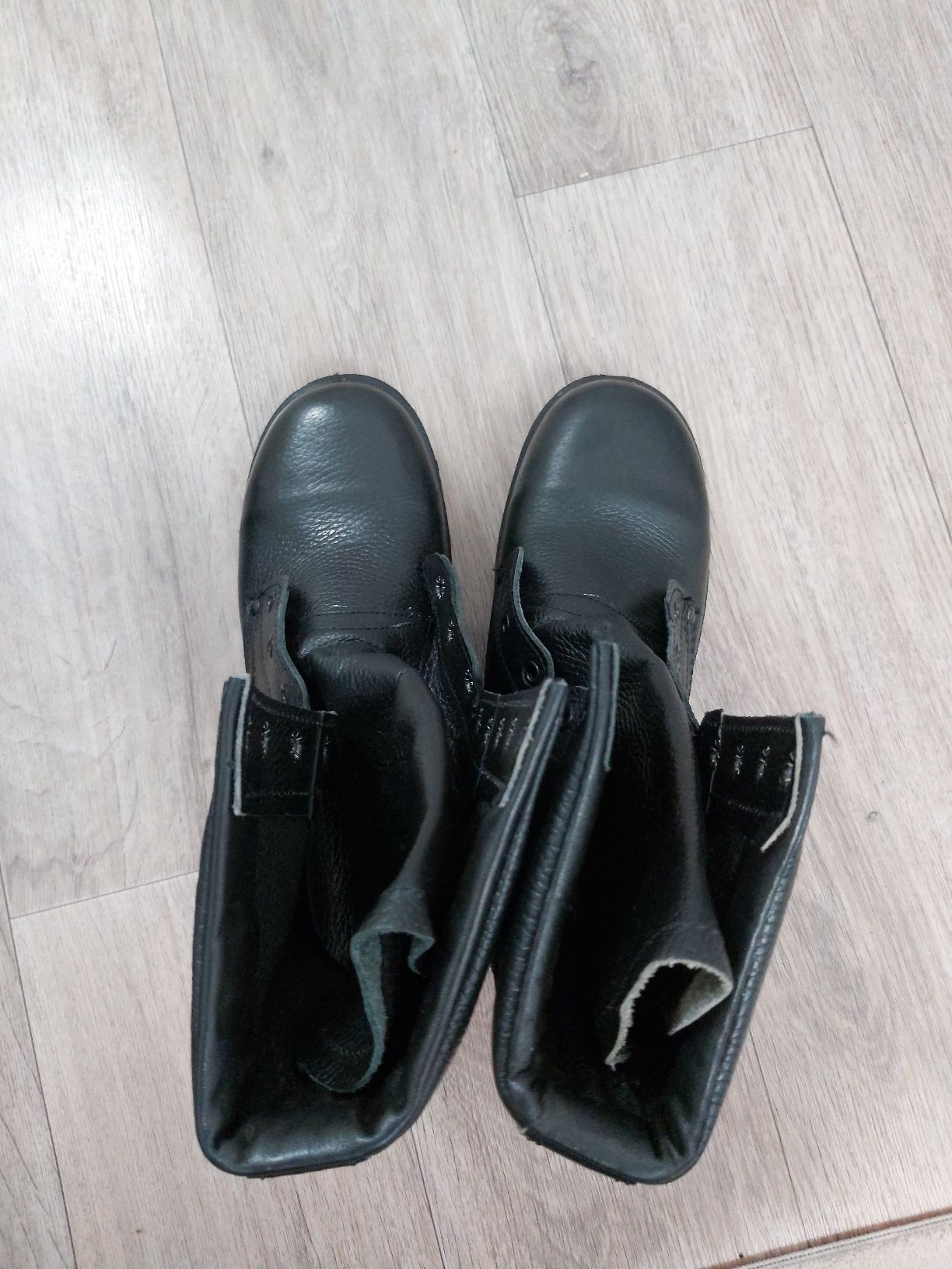 Продам летние берцы 43 р