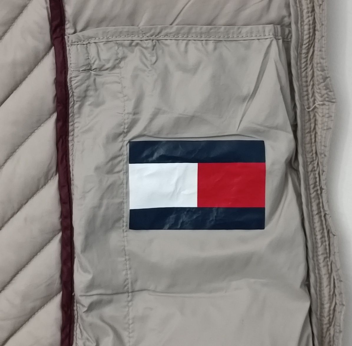 Tommy Hilfiger Down Hooded Jacket оригинално пухено яке M пухенка