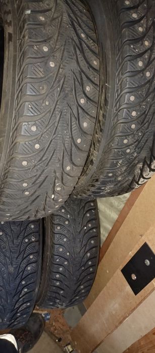 Шины зимние комплект