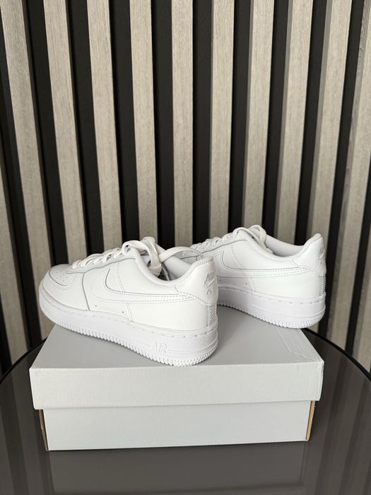 Nike air force 1 triple white