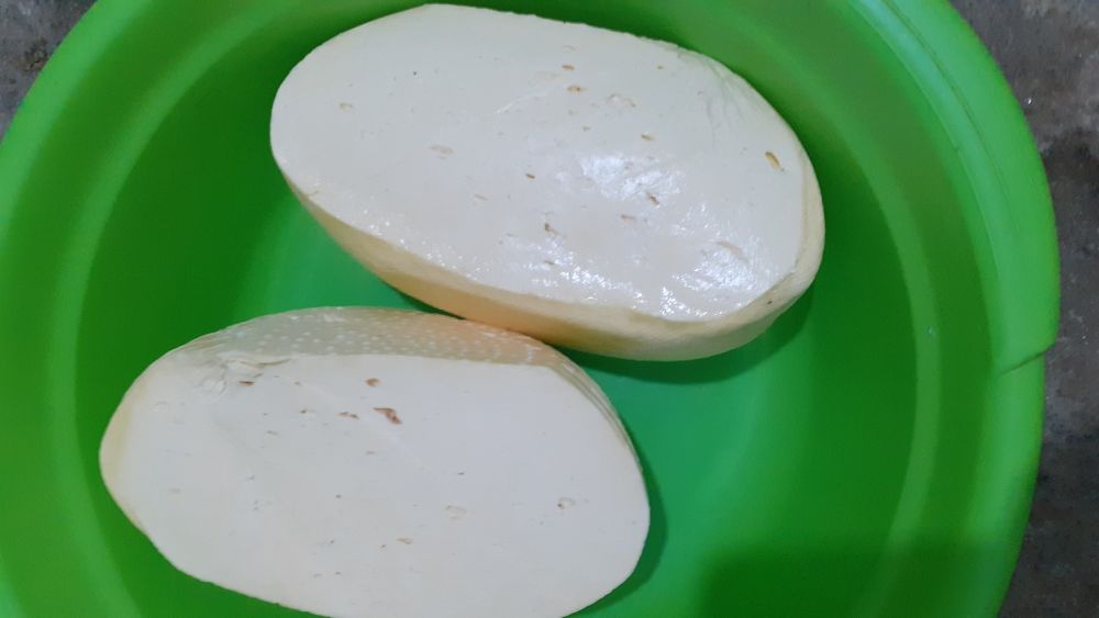 Caș și brânză de vacă