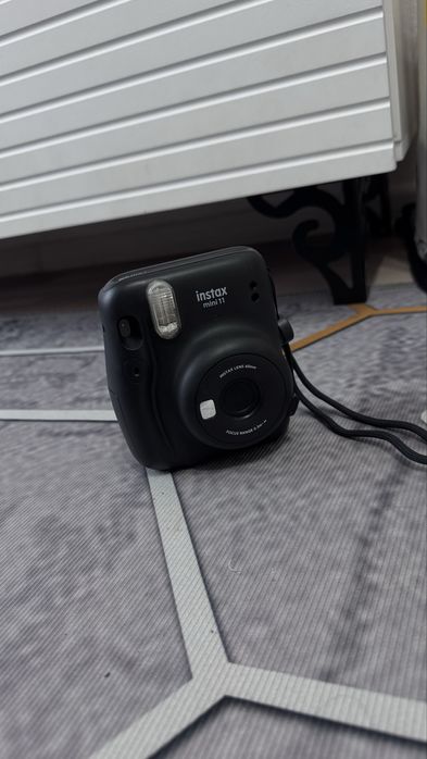 Продам Instax mini 11