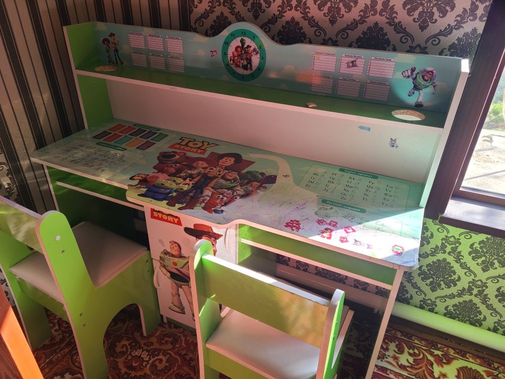 Detskiy divancha va parta stuli 2 ta oyna shkaf divanla sotiladi