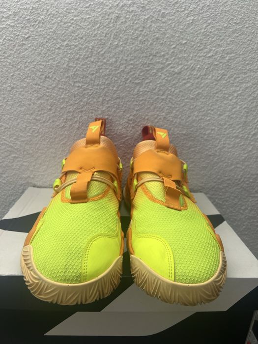 Маратонки Adidas Trae Young 3