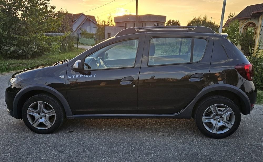 Dacia Sandero Stepway 2017 0900 benzina