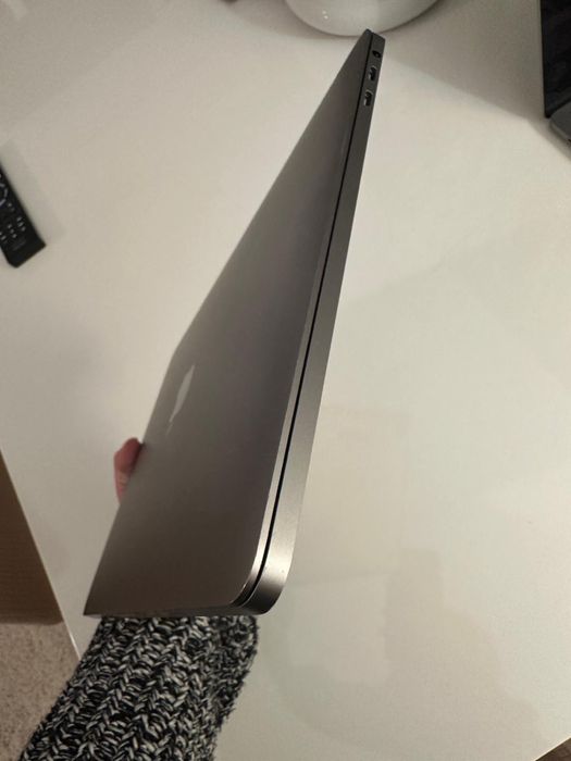 Macbook Pro 2019 13' 2.8 GHz i7 512SSD
