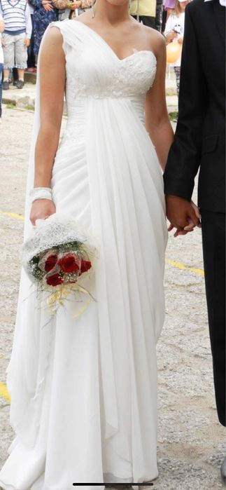 Официална рокля шампанско