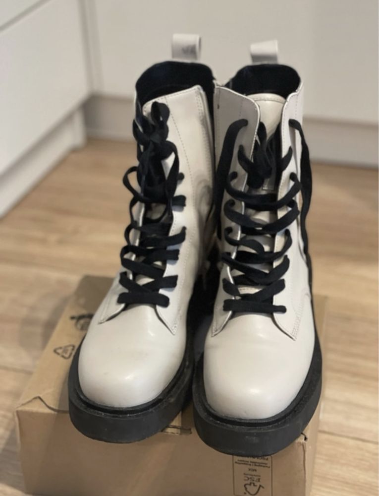 Bocanci H&M ca noi