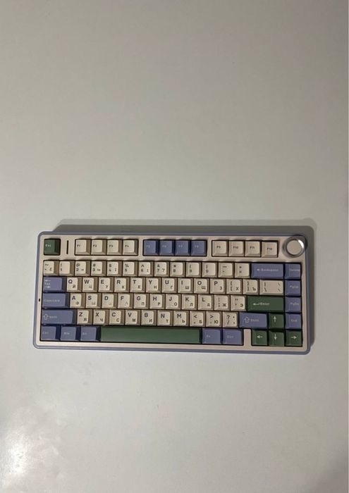 продам клавиатуру aula f75