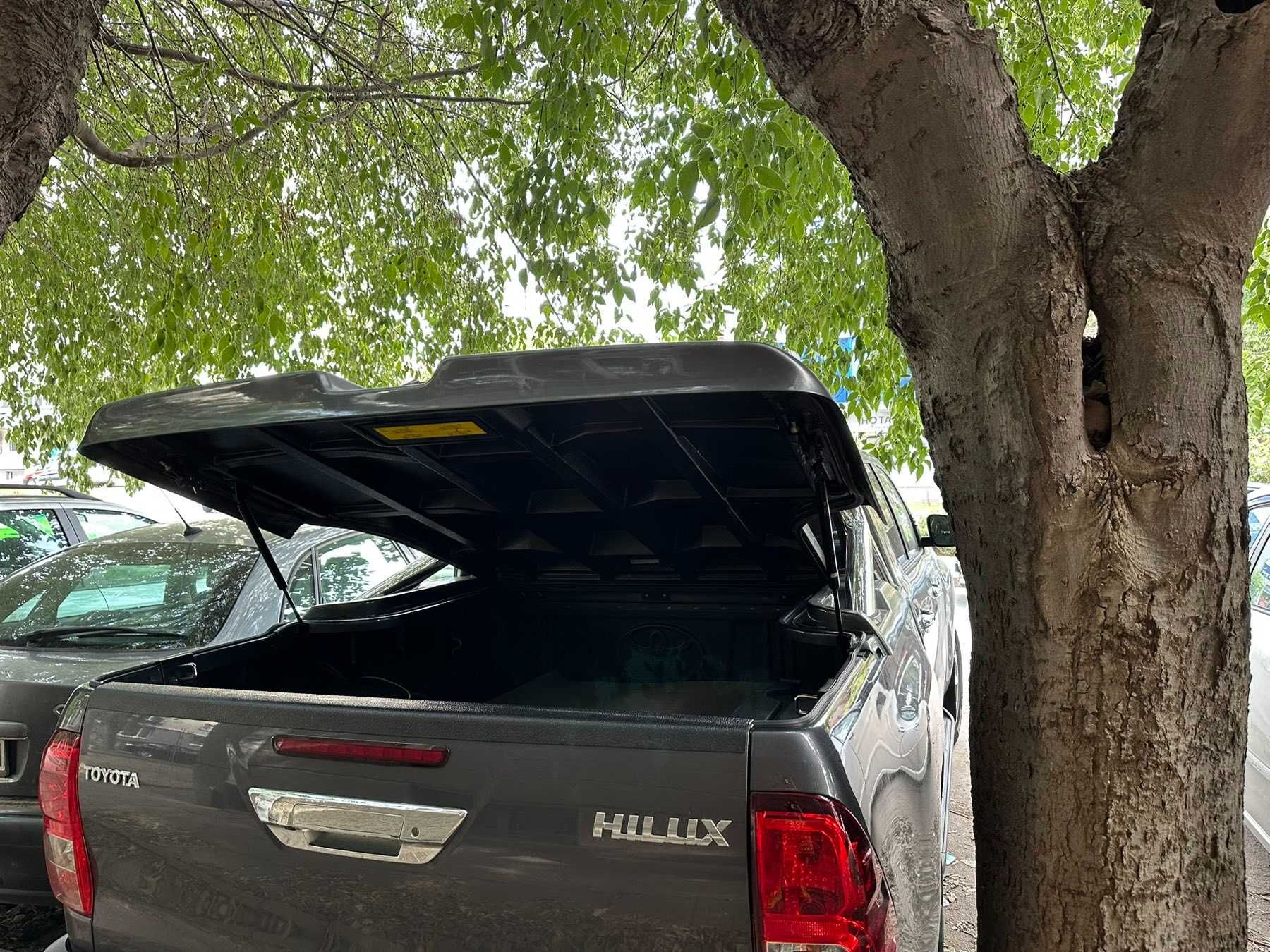 Капак Sport Cover II + Roll Bar за Toyota Hilux