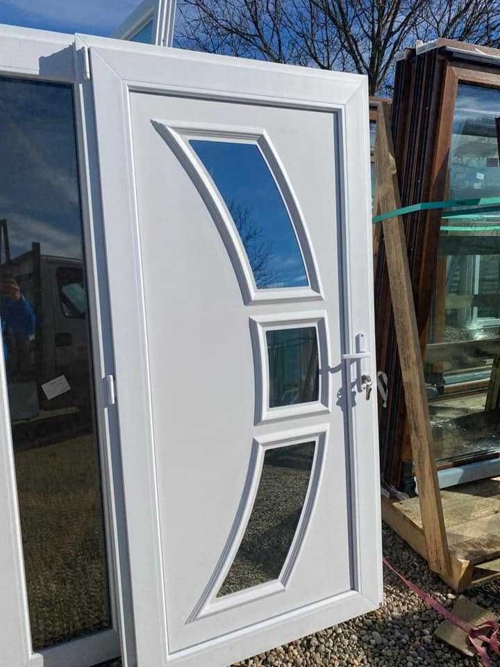 Usi termopan cu panel ornamental noi de la 990lei