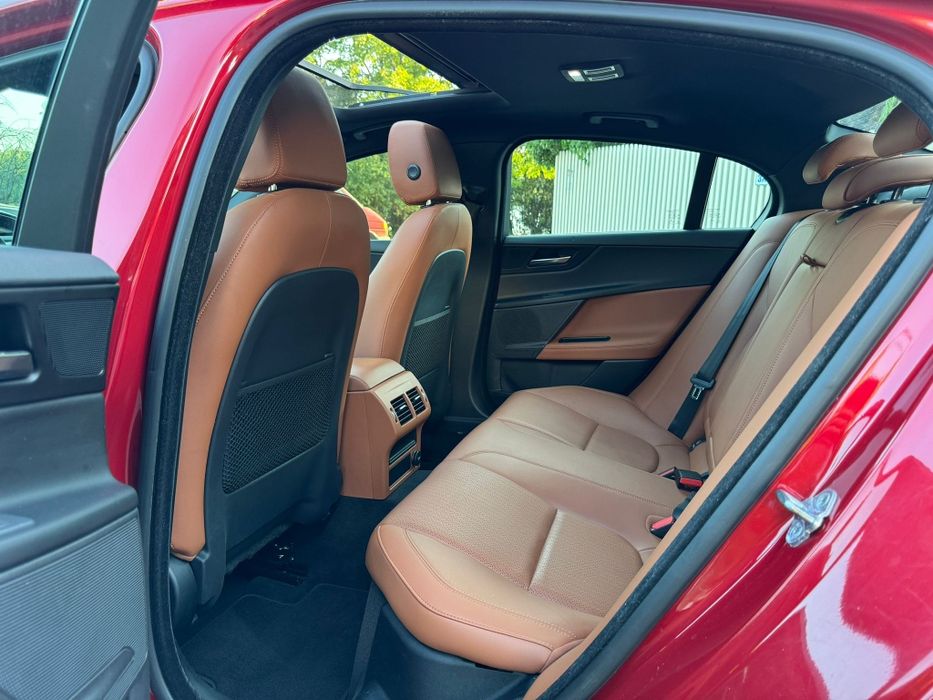 Jaguar XE Automat 2016