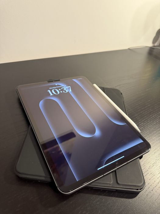 iPad Pro 11” Gen 3 + Apple Pencil 2 – ca nou, Wi-Fi + Cellular, Negru