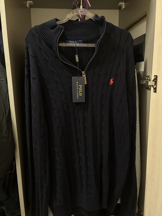 Продаю POLO полузамок