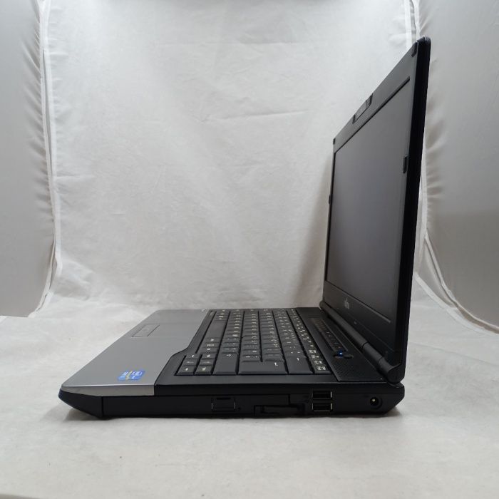 Лаптоп Fujitsu S752 I5-3230M 4GB 320GB HDD 1366x768 с Windows 10