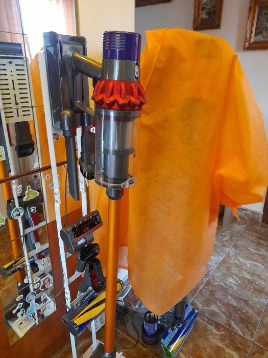 De vanzare Dyson Cyclone V 10 Absolute cu perie laser originala