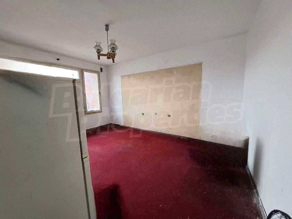 Продава се Тристаен апартамент в Елхово - 105 кв.м за 379 €/кв.м - Снимка #1