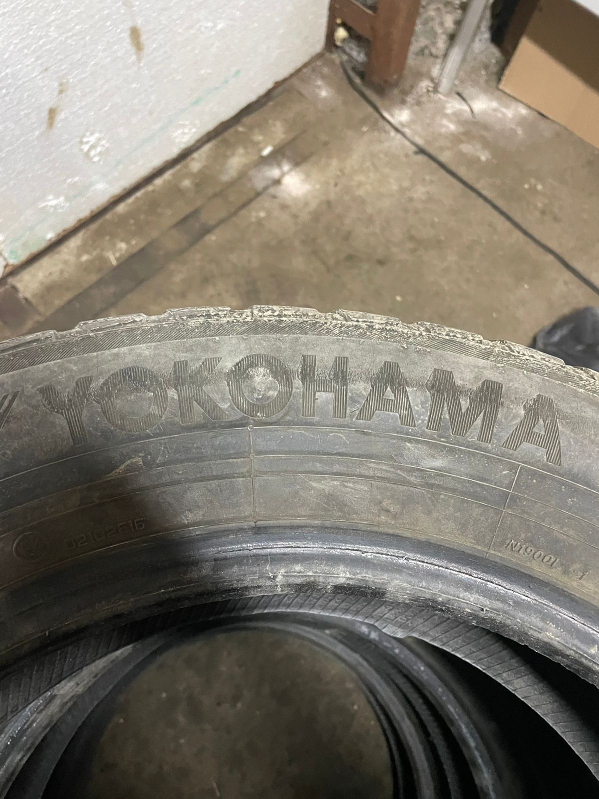 Продам зимние шипованные шины