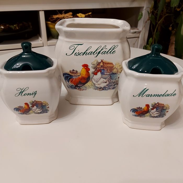 2 сета за кафе плюс 3 съда за съхранение плюс солница и пиперница