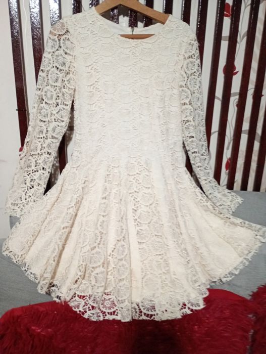 Rochie eleganta din dantela, mărimea M