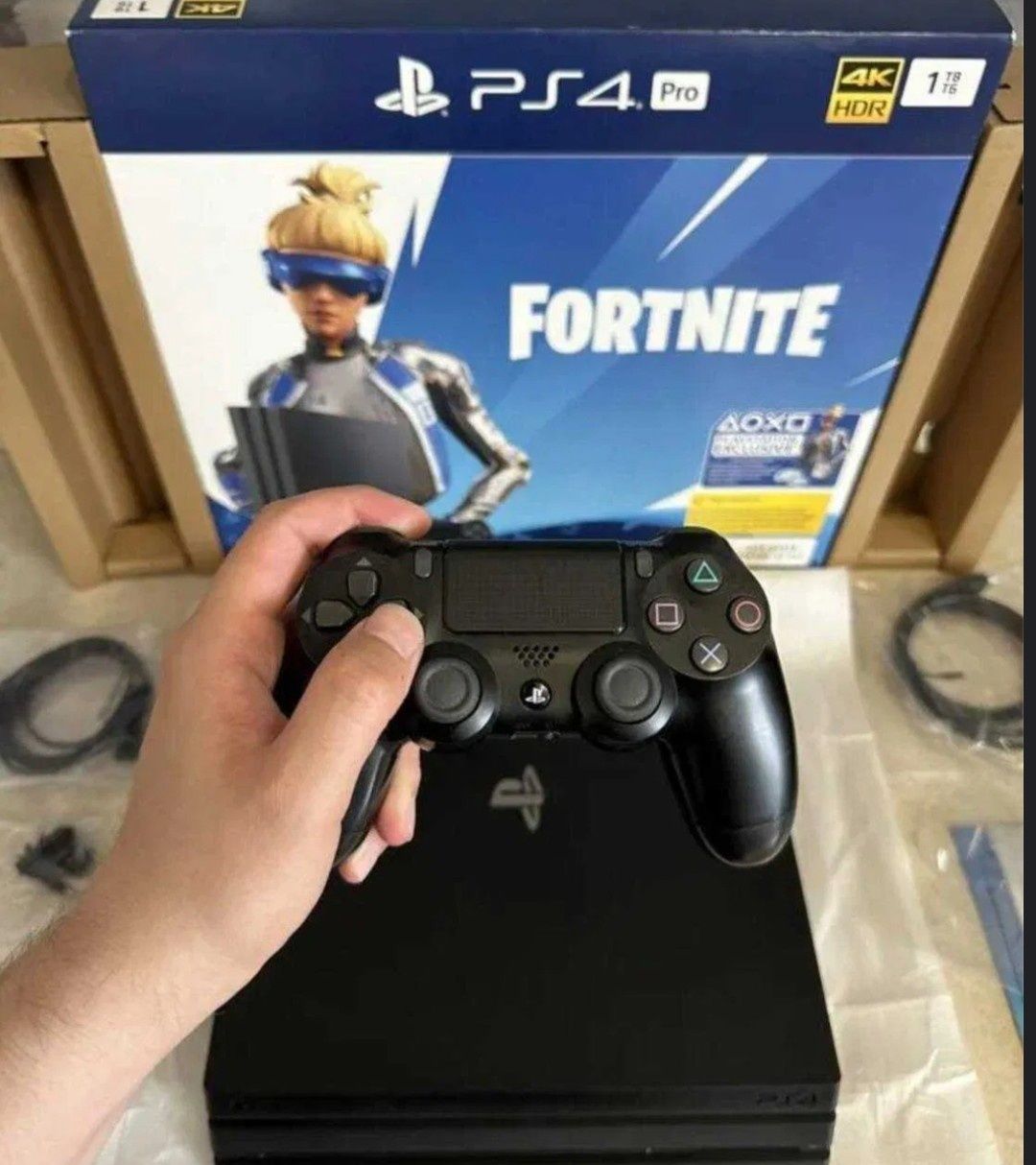 Ps 4 pro 1 terabyte + три игри, два джойстика, и стояла за PlayStation
