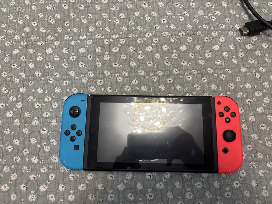 Nitendo switch б/у + в подарок игра super mario party б/у