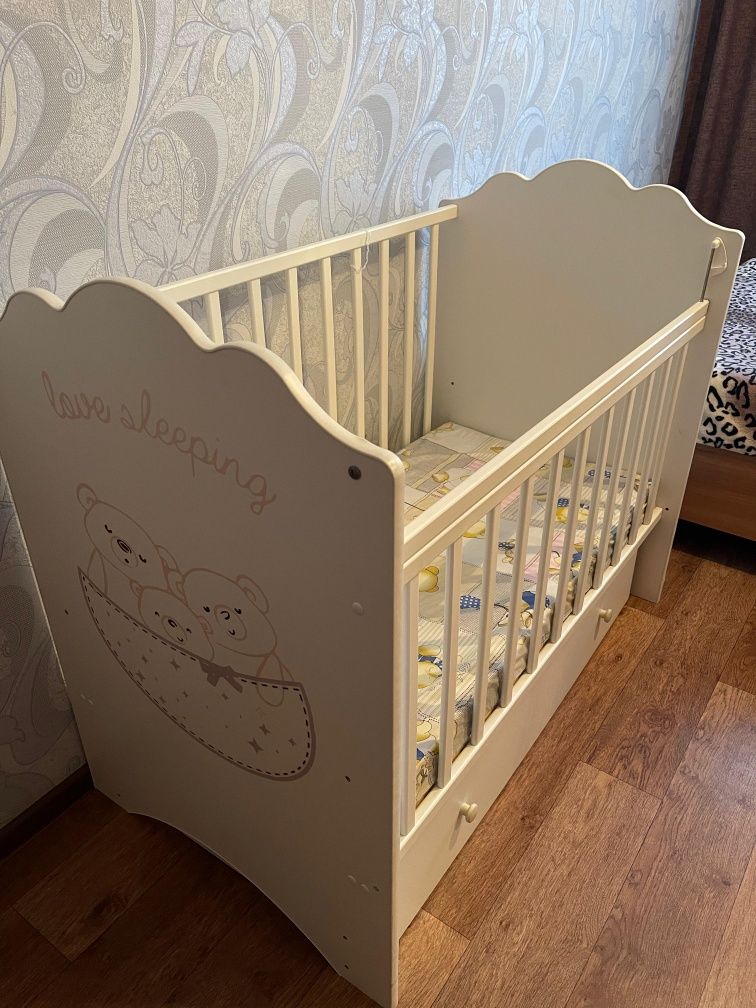 Продам детскую кроватку