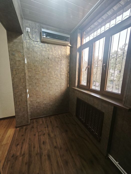 Срочно! 2- комн кВ. 2-й этаж. 52-м². Не Торец. Куйлюк Массив-3.