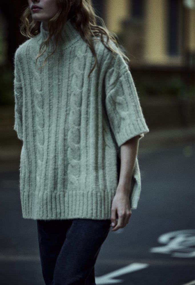 Zara свитер, новая Размер S, на М тоже подойдет