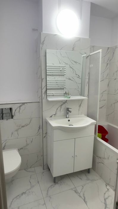 Inchiriez apartament