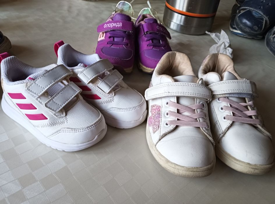 Продается девечья обувь