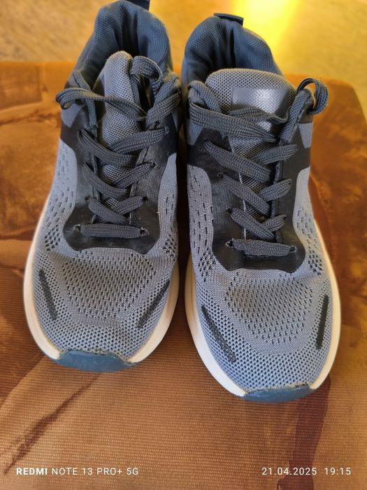 Много удобни маратонки за спорт и ежедневието