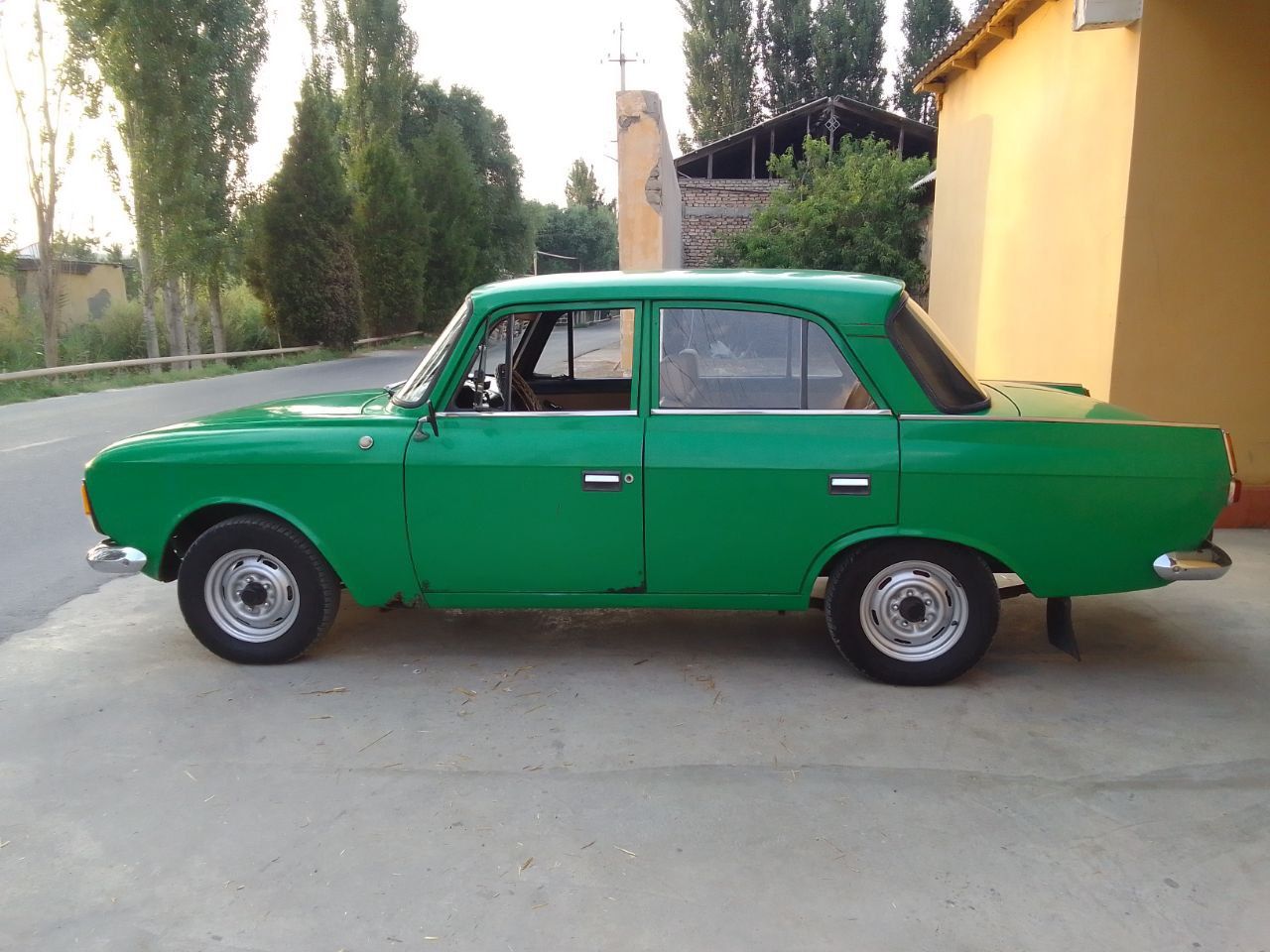 Maskvich 412 Radnoy yangi