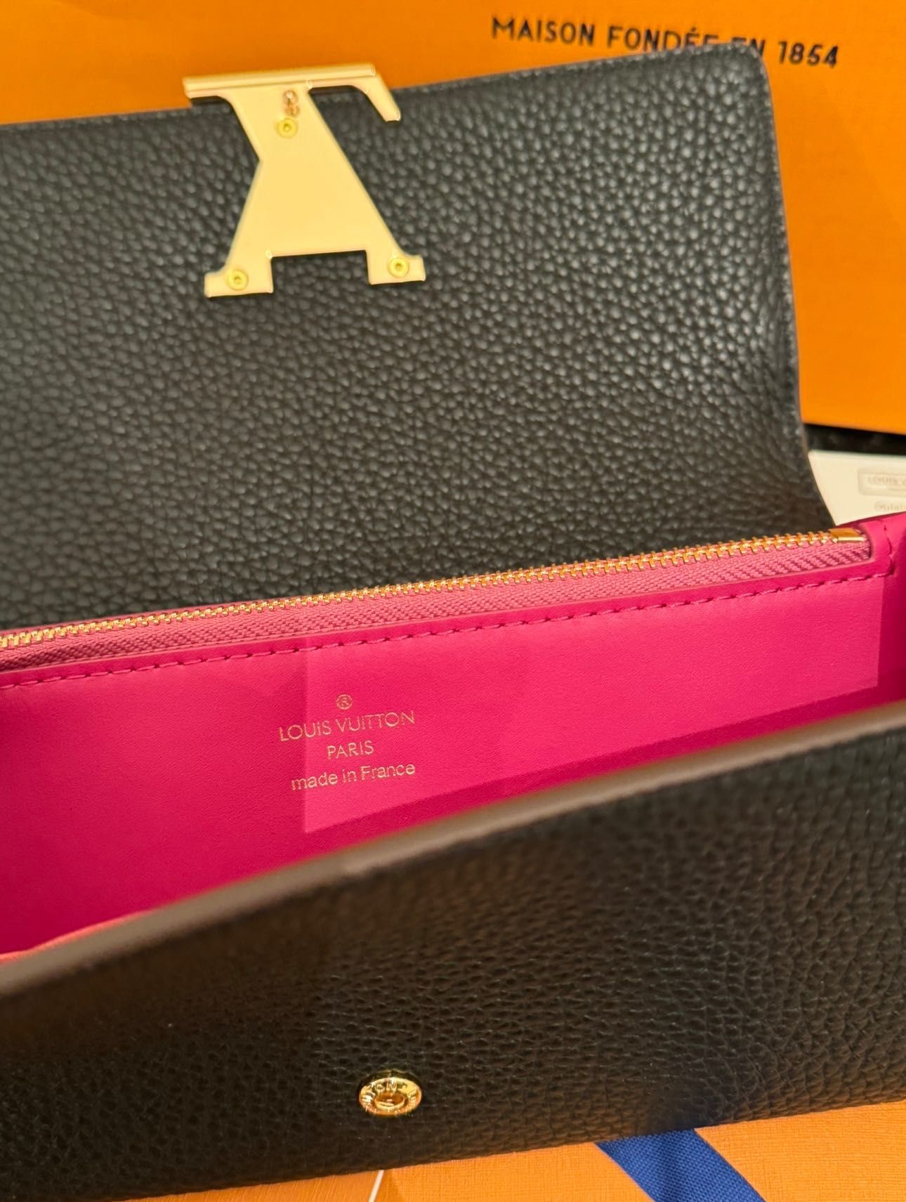 Portofel original Louis Vuitton Capucines nou