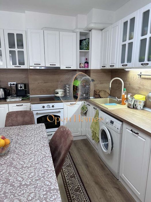Продава се Тристаен апартамент в Пловдив, Христо Смирненски - 90 кв.м за 1595 €/кв.м - Снимка #1