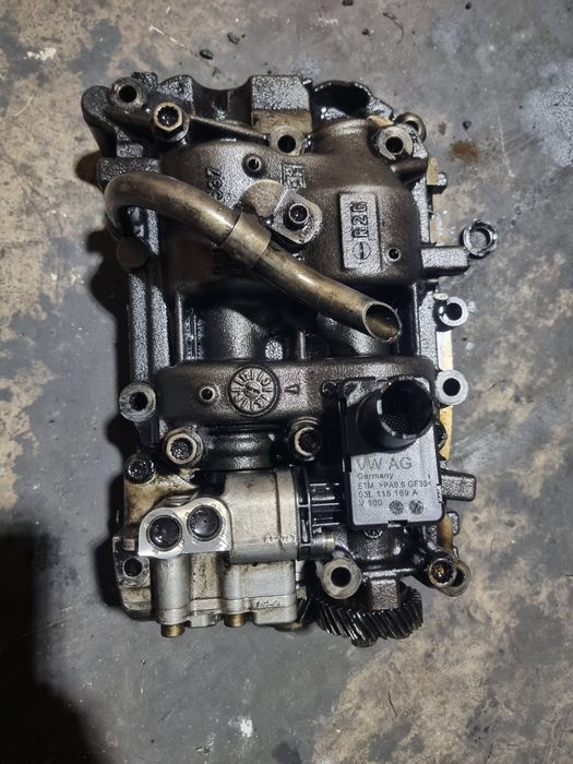 Pompa ulei motor audi q5 03L103535V