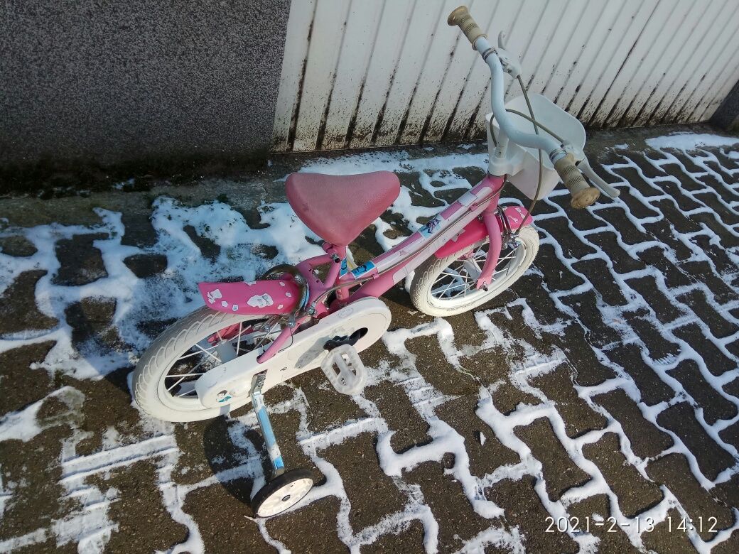 Vand bici  de copii de color rosa cu alb
