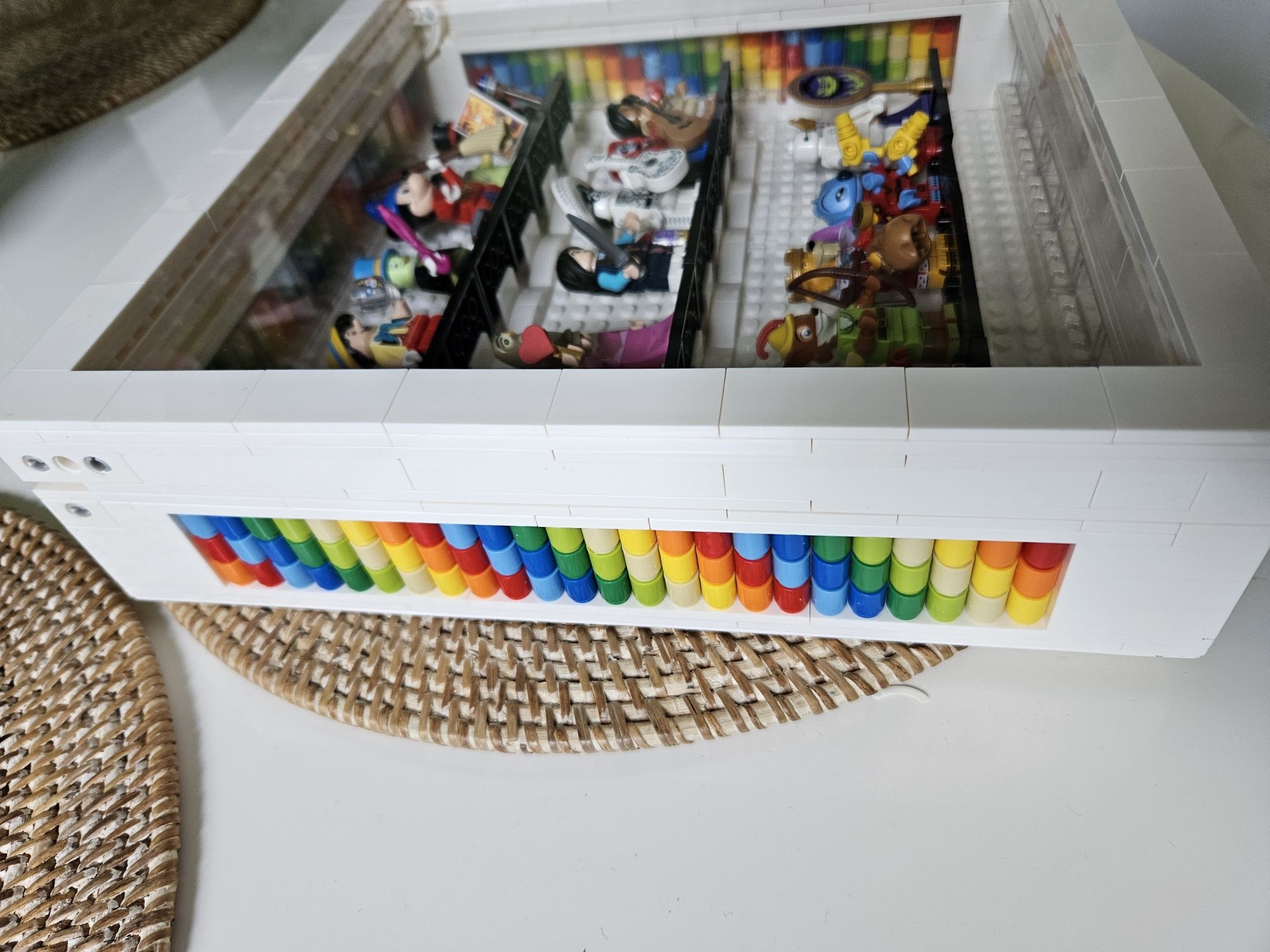 Cutie expunere colecții Lego