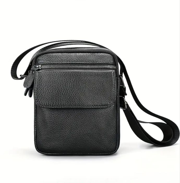 Мъжка компактна кожена чантичка с капаче /Гланцова черна естест. кожа!