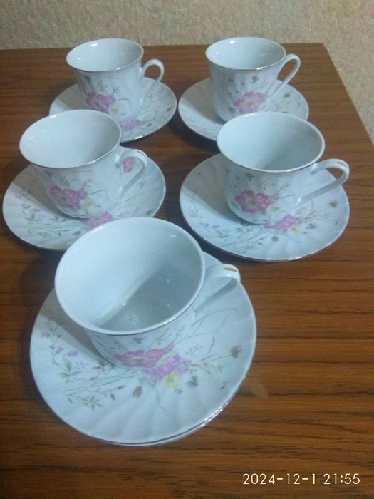 Кофейный сервиз,  рюмки, бокалы с блюдцами