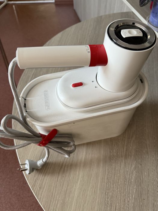 Элегантный утюг deerma