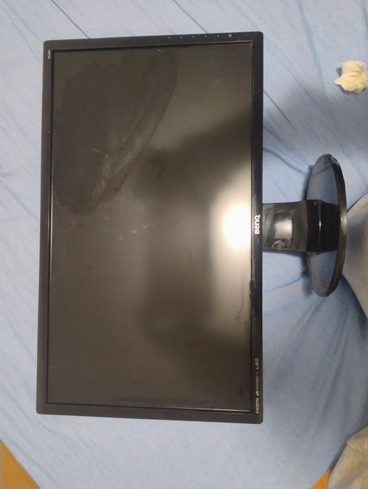 Monitor benq gl2460 60 hertz

Descriere:este full hd si nu este spart