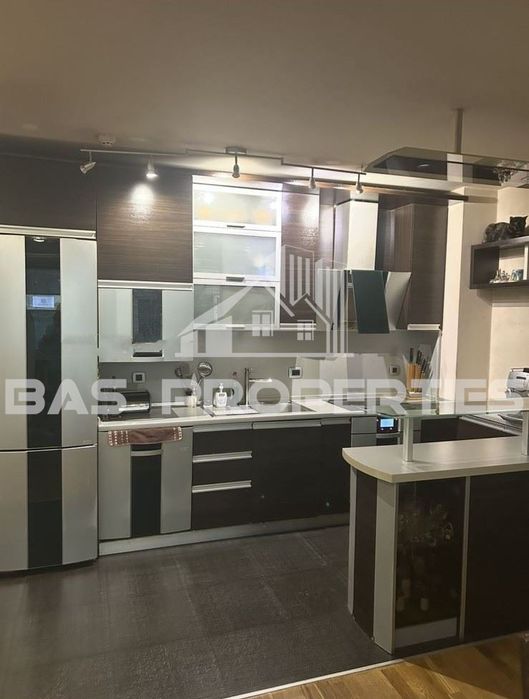 Продава се Тристаен апартамент в София, Банишора - 91 кв.м за 2858 €/кв.м - Снимка #3