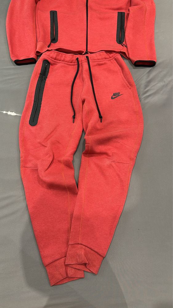 Nike tech Fleece S размер