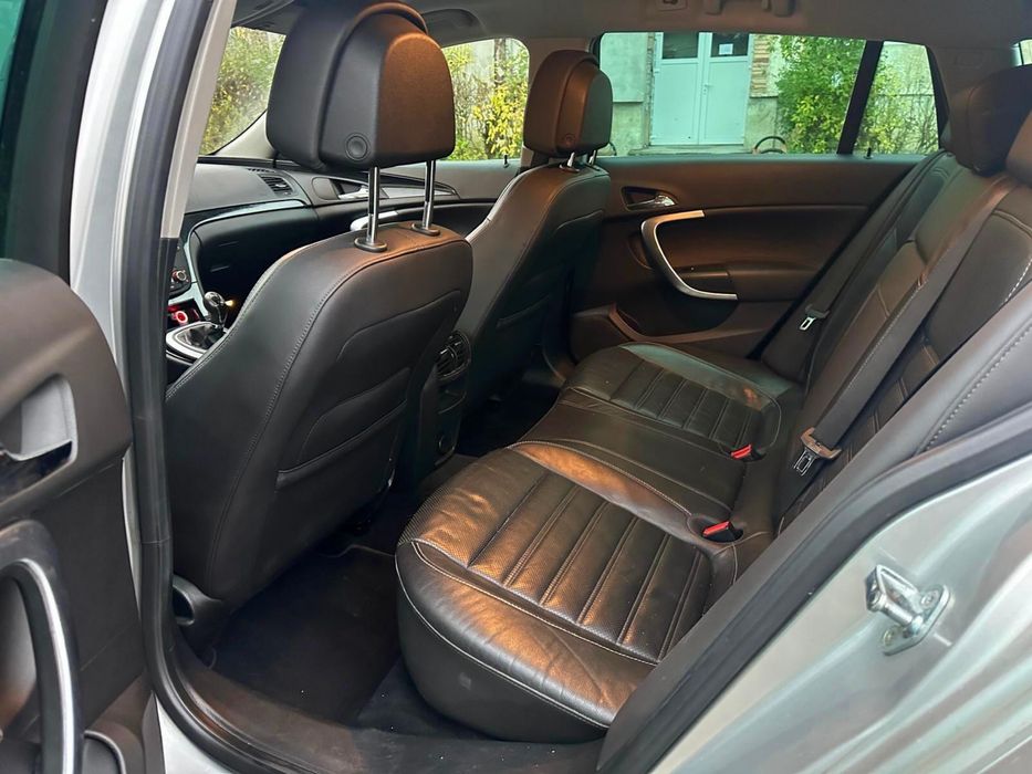 Opel insignia 2011 2.0 turbo 220 cp full