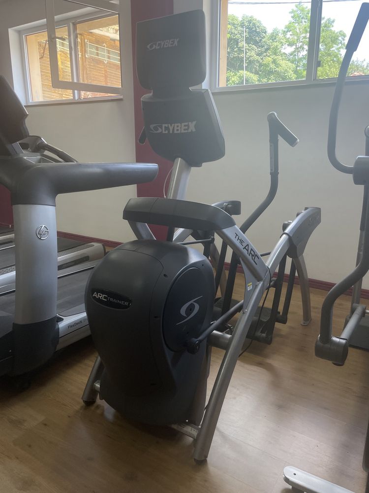 Cybex 750AT Total Body Arc Trainer fitness & gym