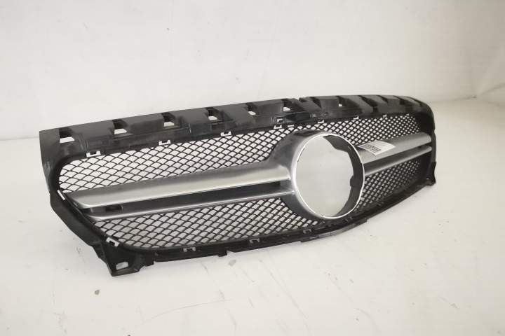 Grila Centrala Radiator Originala In Stare Buna Mercedes-Benz  CLA-Cla