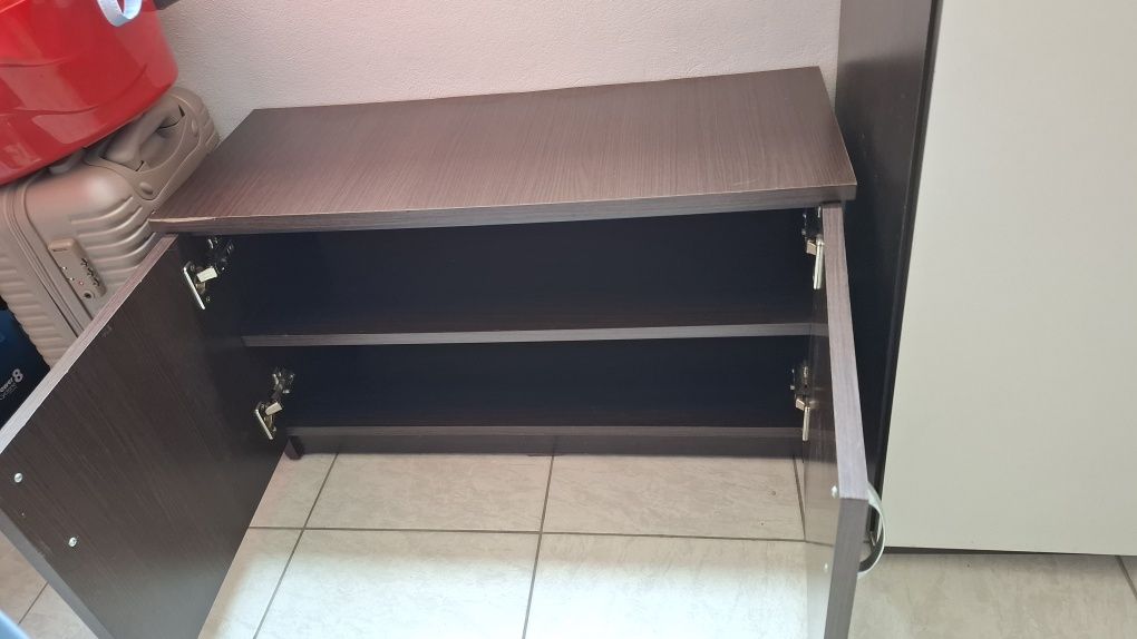 Vand mobilier hol