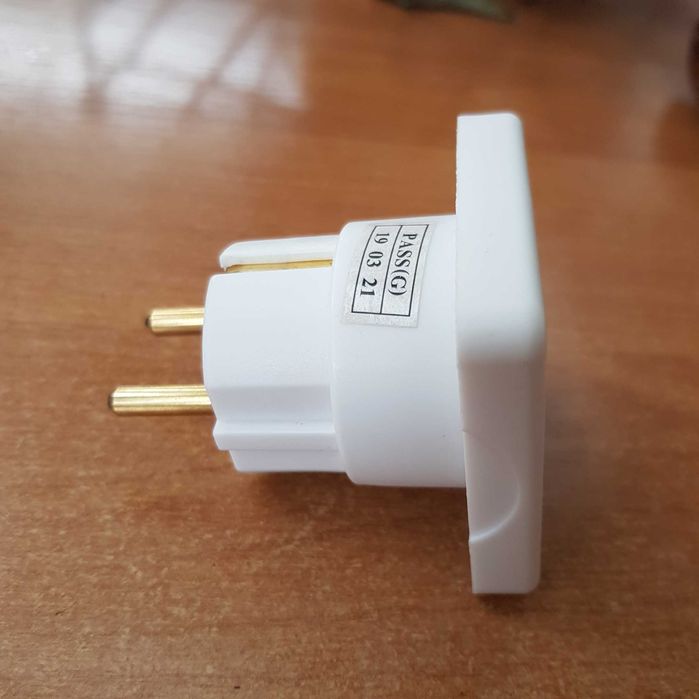 Adaptor priza UK